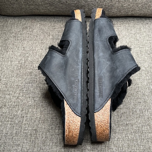 BIRKENSTOCK Arizona Big Buckle Shearling
Oiled Leather, SIZE 9-9.5US / 40EU 0422 - Picture 7 of 8